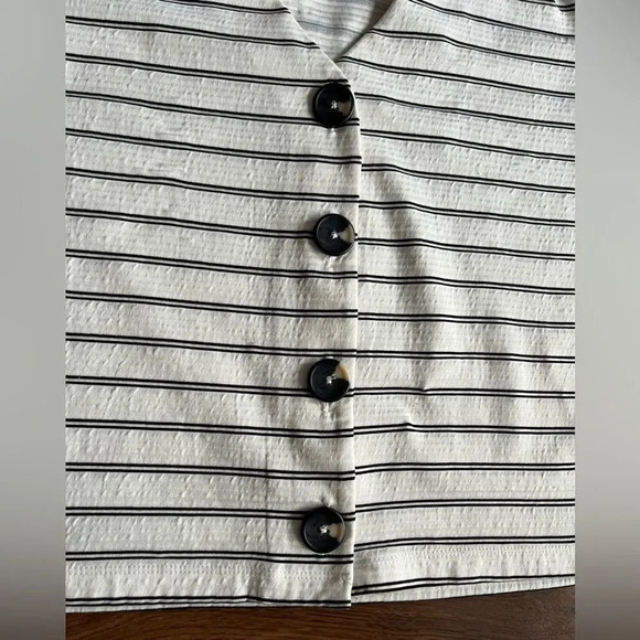 🤍 Dynamite Striped Button-Up Cardigan Top – Tailored Fit - Picture 5 of 8